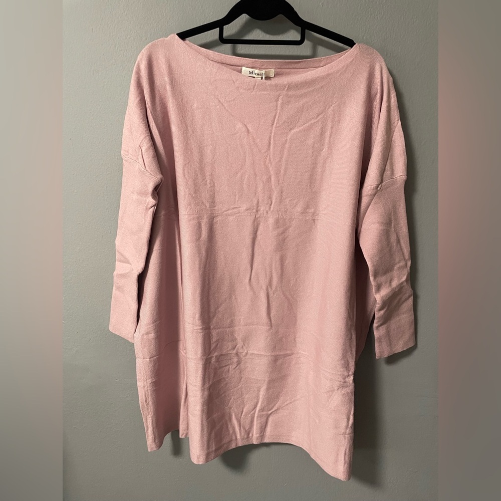 NWT Miracle thin knit ribbed fitted sleeves boat neck tunic in pink. Size S/M